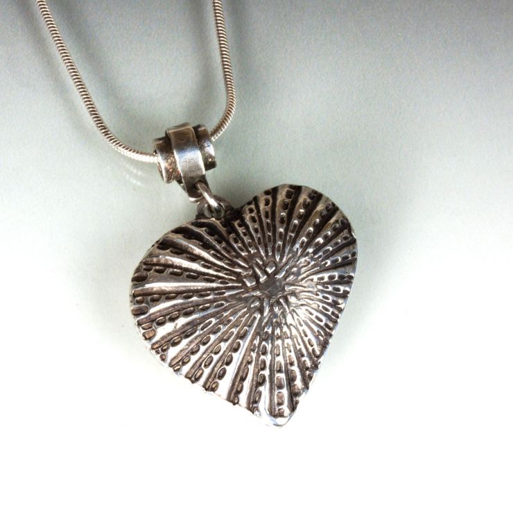 Silver Heart Pendant (2 of 1).jpg